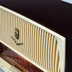 Grundig Musikgerät Type 87 Tube Amplifier FM AM Receiver bordeau Cabinet 1950s Tube Radio with Bluetooth module Tubular image 4