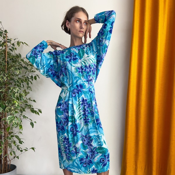 Vintage 80s blue floral dress / Midi below knee long sleeve batwing dress with buttons on the back