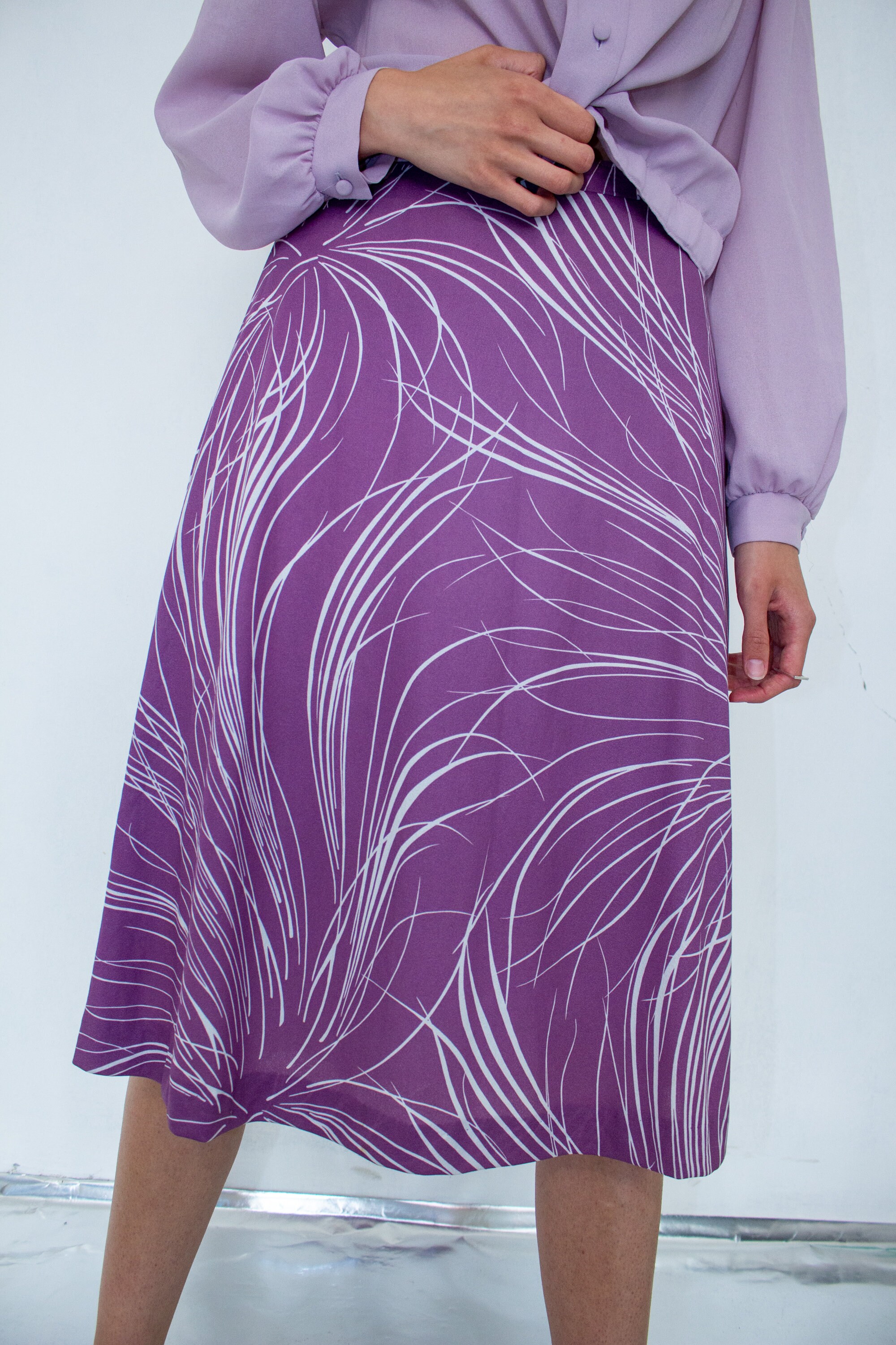 Vintage 80s Midi Violet Abstract Line Skirt Below the Knee