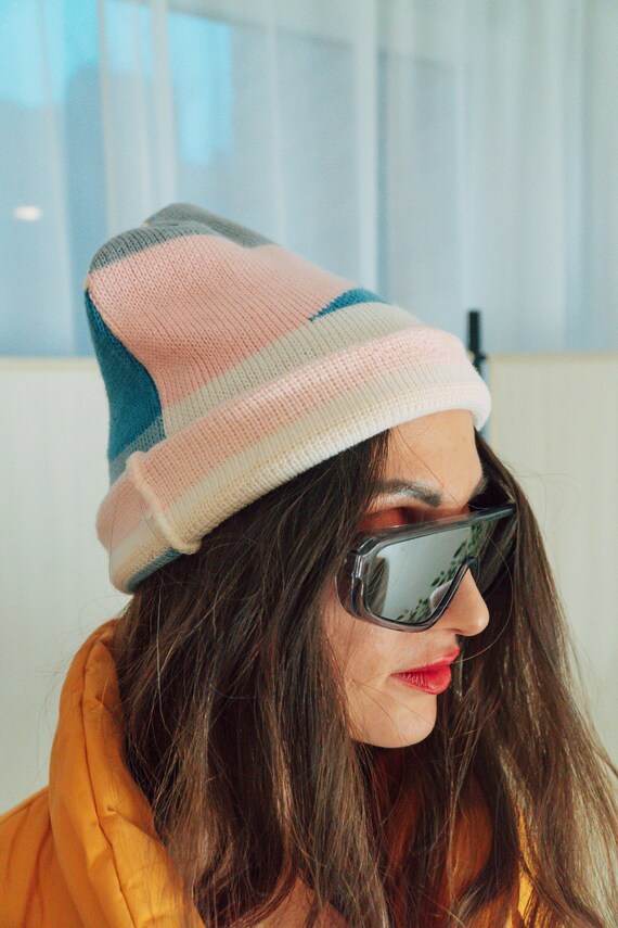 Unisex Vintage Authentic Pink Scandinavian Ski Winter Hat Nordic Knit Hats – SnowStoppersMittens main image 4