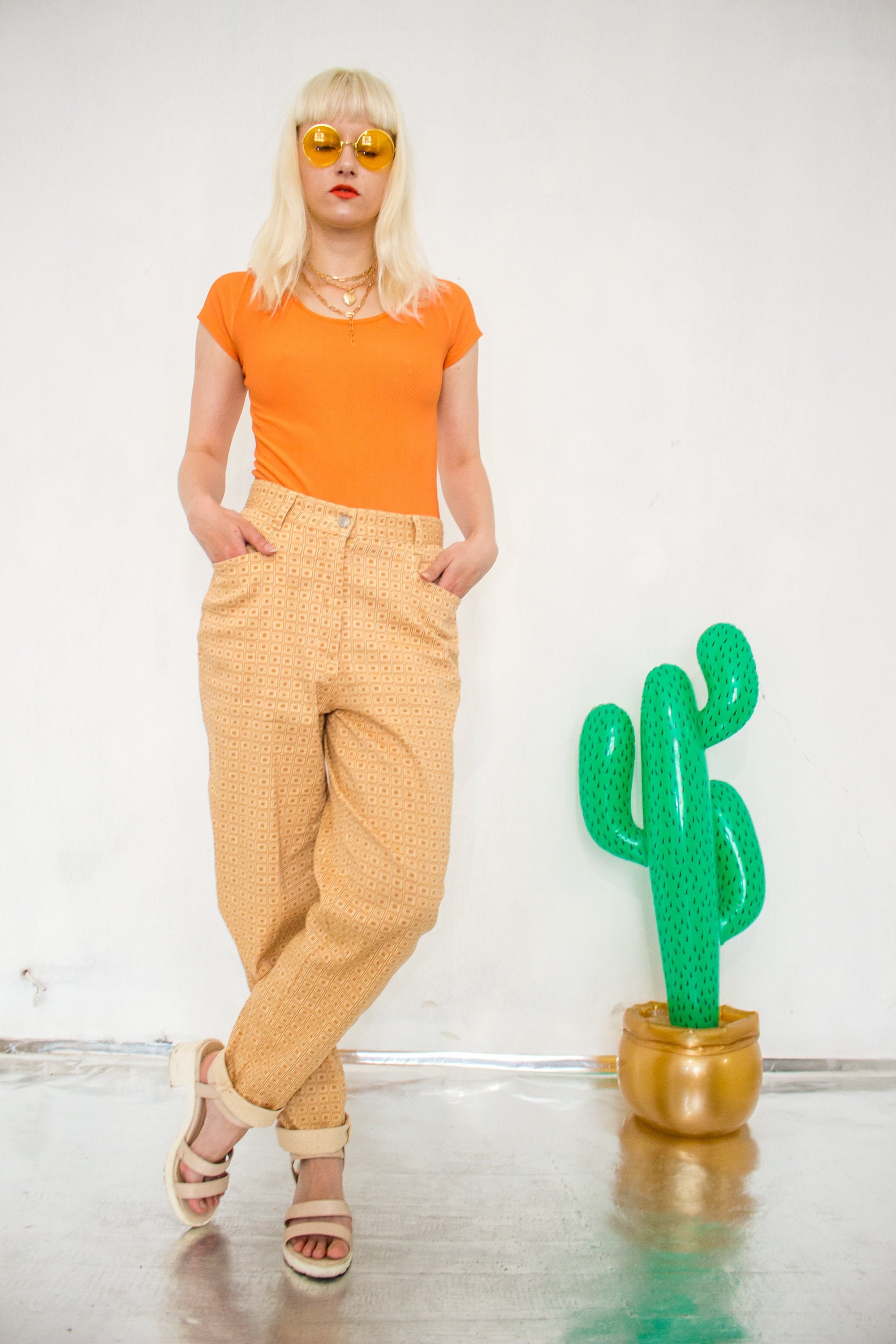 Vintage beige 70s cotton straight leg pants / High waisted geometric pattern trousers