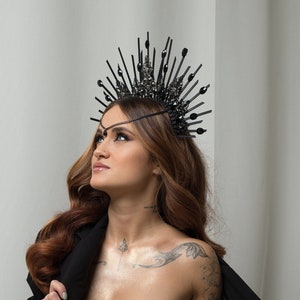 Black crown, Gothic headpiece, Halo crown, Goddess crown, Witch crown, Dragon headpiece Gothic wedding crown Goth jewelry gift Vampire crown