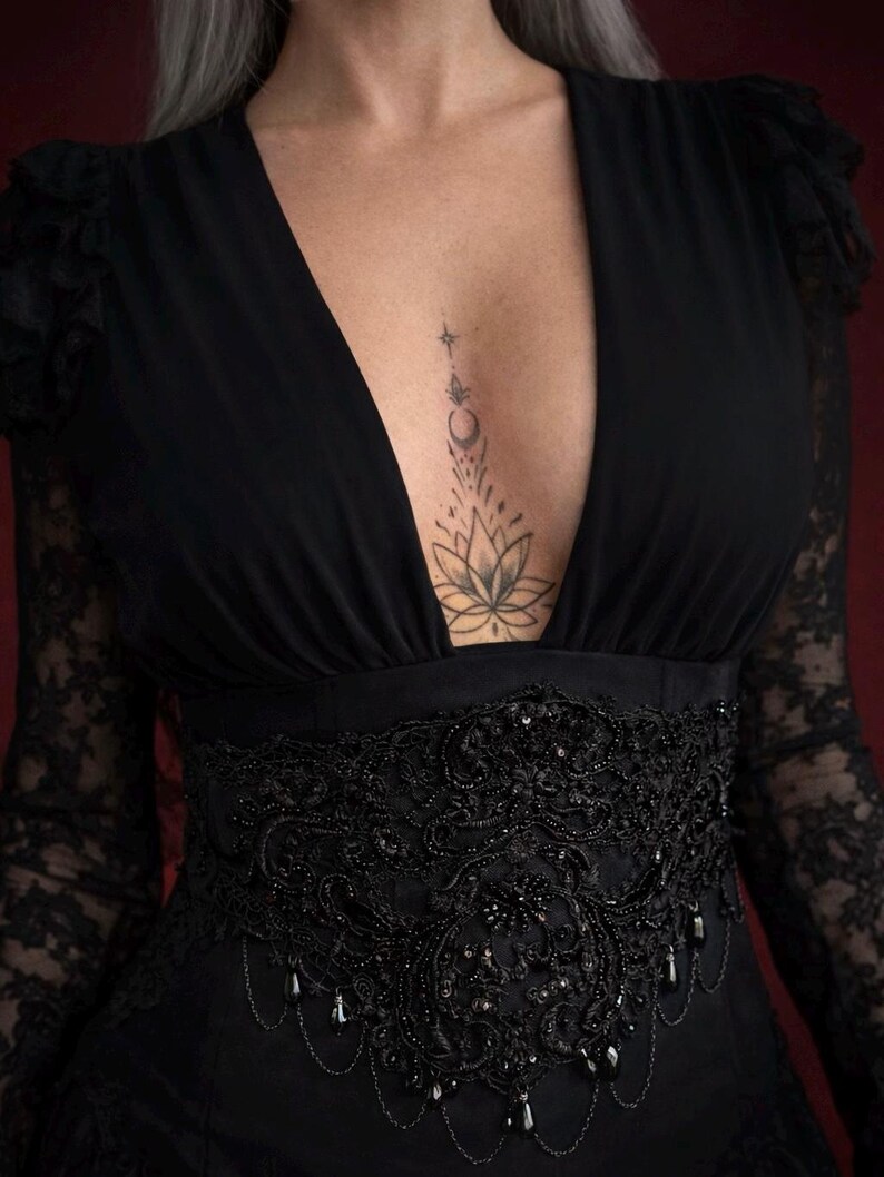Black lace choker moon, Shoulder Chains Necklace, Gothic wedding, Evil Queen costume, Vampire Witch cosplay, Victorian Bridal Body Jewelry, black lace corset belt gothic romantic style, Alternative wedding belt