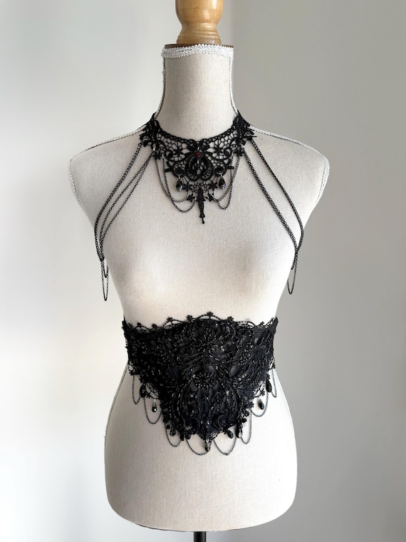 Black lace choker moon, Shoulder Chains Necklace, Gothic wedding, Evil Queen costume, Vampire Witch cosplay, Victorian Bridal Body Jewelry