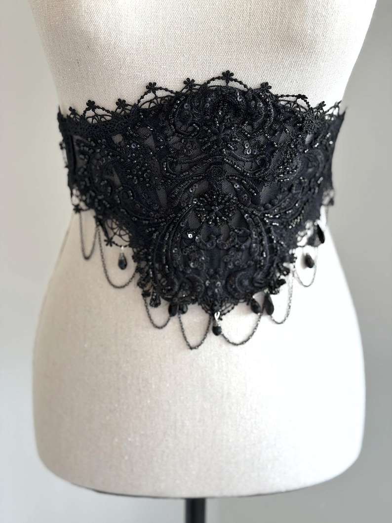 Black lace choker moon, Shoulder Chains Necklace, Gothic wedding, Evil Queen costume, Vampire Witch cosplay, Victorian Bridal Body Jewelry, black lace corset belt gothic romantic style, Alternative wedding belt