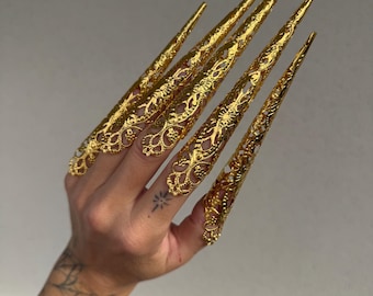 Gold Finger Claws, Goddess Bracelet, Witch Armour Rings, Alternative Jewelry, Metal filigree bracelets, Wedding nails