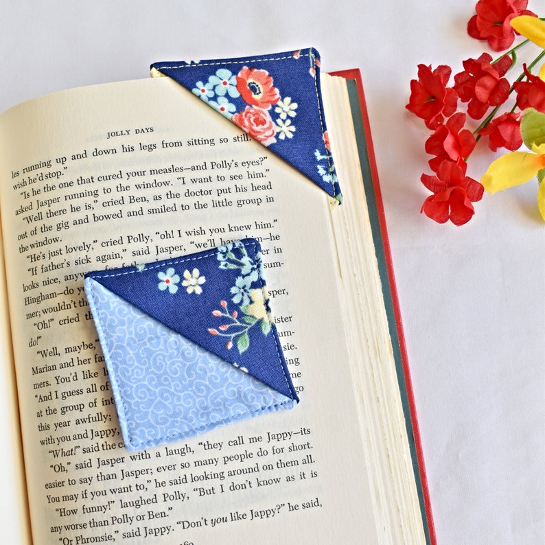 Navy Blossoms Corner Bookmarks Set