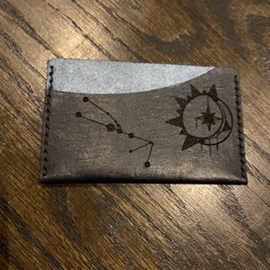 Porta-cartões de couro de bolso único para signo astrológico