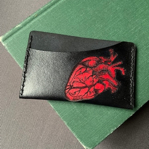Corazón anatómico Bolsillo único titular de la tarjeta de cuero negro con rojo