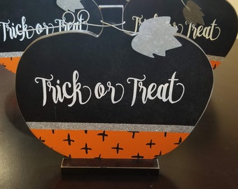 Trick or Treat Pumpkin sign, Halloween sign, Halloween table top decor, pumpkin sign, wreath sign, halloween porch decoration