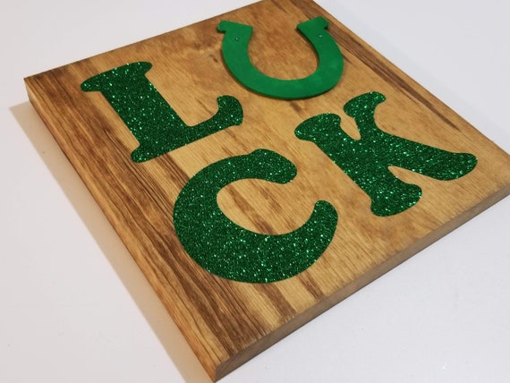 St. Patricks Day Luck Wood Sign, Clover Wood Sign, Lucky Sign, Irish Luch  Wood Decor, Irish Home Decor -  Österreich