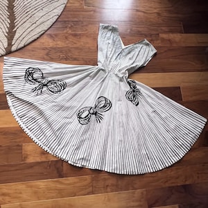 v neck mini dress white Mini Dress White Naf V-Neck Mini Dress Size 6 main image 0