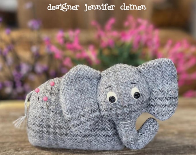 Ellie - Elephant Pin Keep *Pincushion Sewing Pattern* By: Jennifer Clemen - Cottonwood Creations #675
