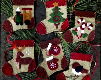 WARM FEET (Stocking) Ornaments Six (6) Kit  By: Rachel T. Pellman, Rachel's of Greenfield K0513