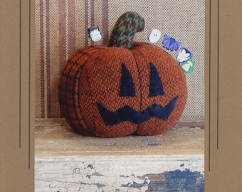Pumpkin *Pin Keep /Pincushion Pattern*  By: Jennifer Clemen - Cottonwood Creations  #611