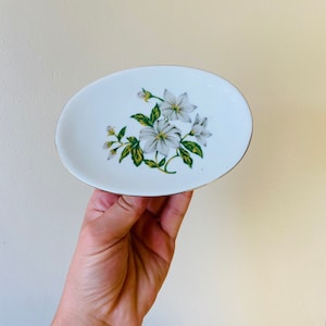 Vintage soap dish, 1960s floral 22 karat gold porcelain trimmed soap dish, classy soap dish vintage for the vintage bath