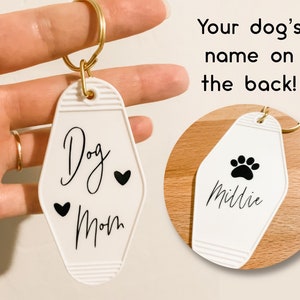 Dog Mom Keychain - Retro Motel Style - White with Black Hearts and Script Font - Customized with Dog Names and Paw Prints on Back