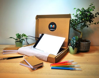 Flipbook All-in-one Set - Ideal Christmas / Birthday Gift For Creative People (with paper, lightbox and pens).