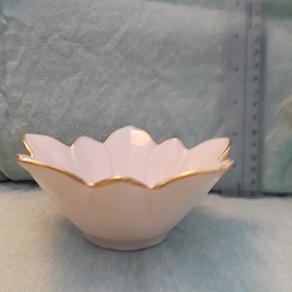 LENOX CANDY DISH bone china candy or trinket dish candy dish sea star shaped