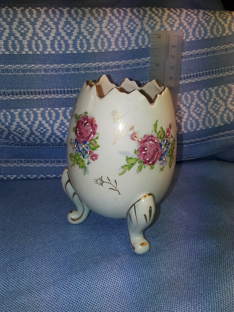 porcelain egg on feet Recuced! National Potteries Cleveland Ohio Co