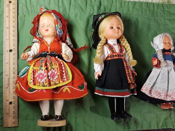 vintage souvenir dolls