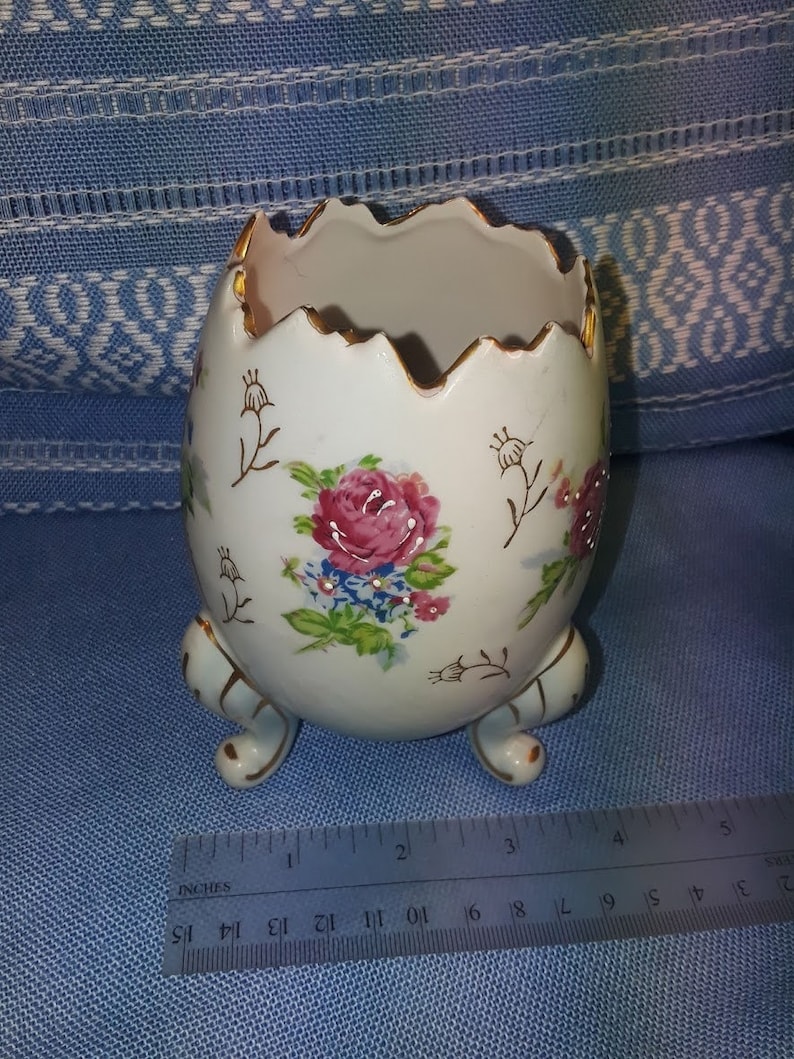 porcelain egg on feet Recuced! National Potteries Cleveland Ohio Co