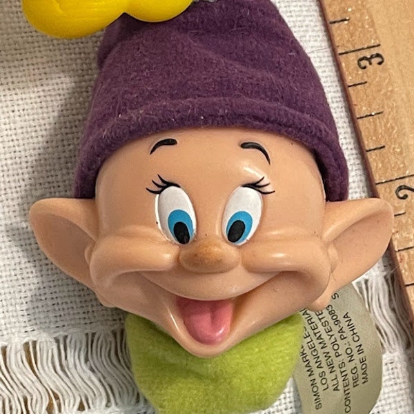 DISNEY DOPEY KEYCHAIN