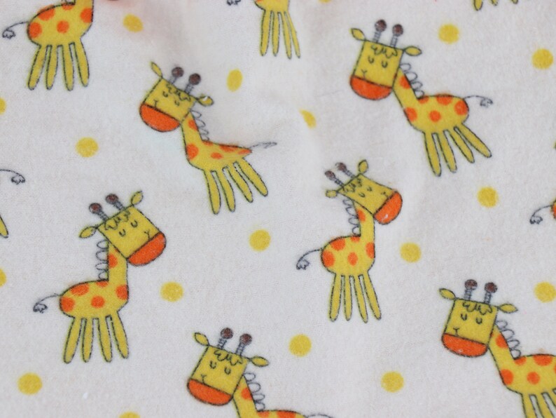 Soft Stretch Neck Ribbing Washable High Quality Fabrics Two Layers Absorbent Soft Cotton Flannel No Fasteners Baby Bib Pullover Style