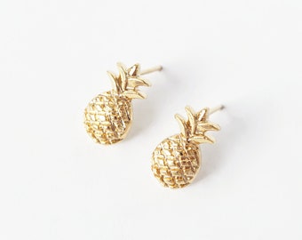 Tiny pineapple earrings. Pine apple. Gold earrings. Minimalist earrings. Fruit earrings. Fruit jewelry. Cute earrings. Minimalist jewelry.