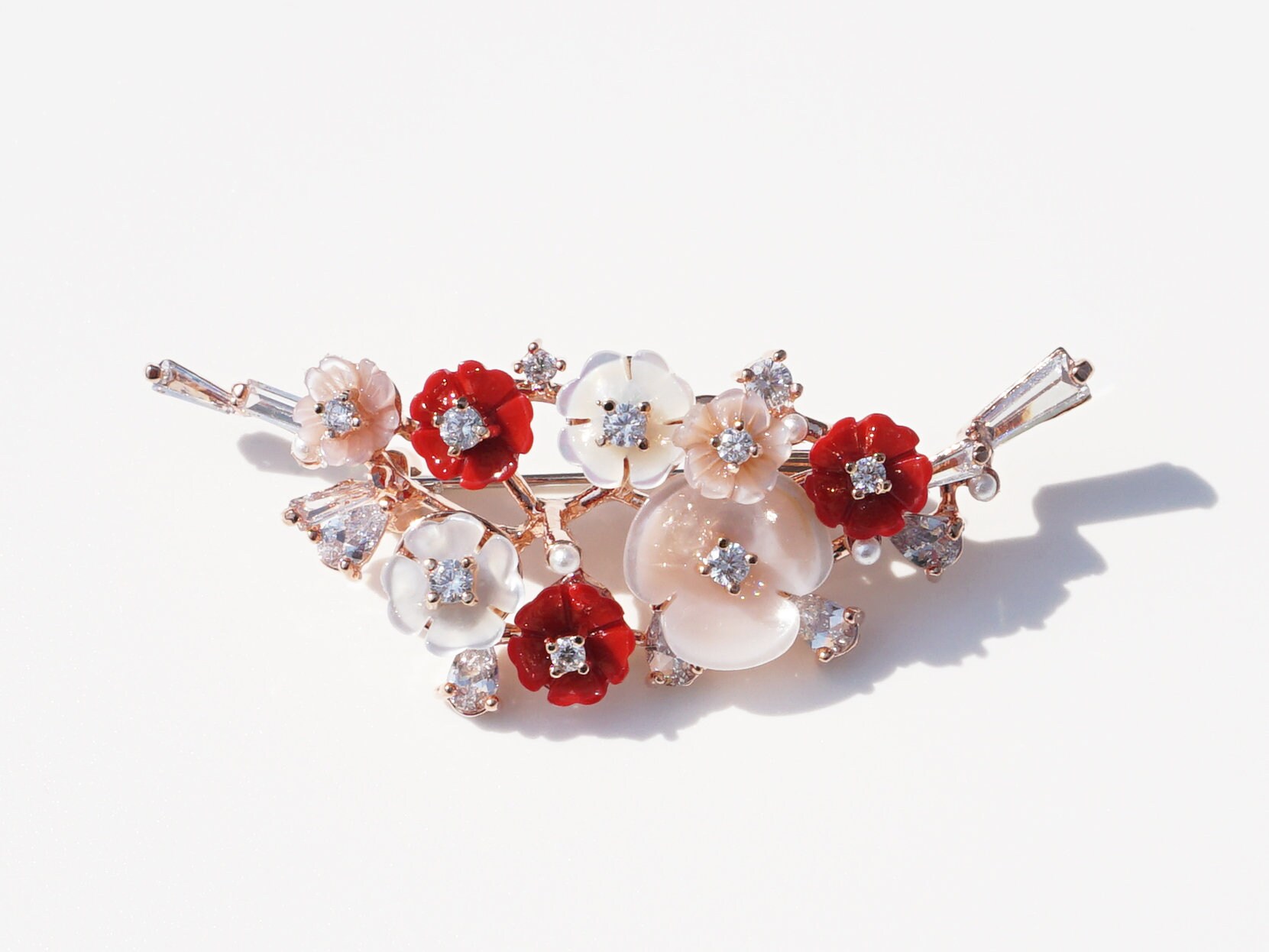 Broche Femme Fleur Et Papillon – En Alliage Et Zircone, Design élégant, Cadeau Idéal Pour Maman Ou Amie