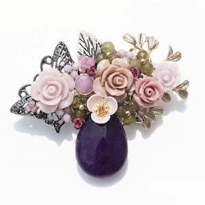 Flower brooch. Bouquet brooch. Stone brooch. Jade brooch. Rose brooch. Mother gift. Grandma gift. Bridesmaid gift. Wedding gift. Mama gift.