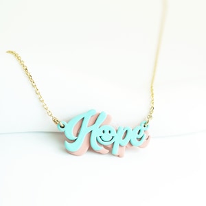 Collar de esperanza. Collar con doble baño. Collar de sonrisa. Regalo de dama de honor. Regalo de amigo. Regalo de Navidad. Collar de letras. Feliz collar. Esperanza.
