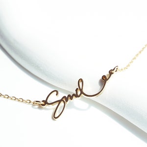 Collar sonrisa. Collar de buenas vibraciones. Collar de escritura. Collar de dama de honor. Precioso collar. Collar de la amistad. Collar de letras retro.