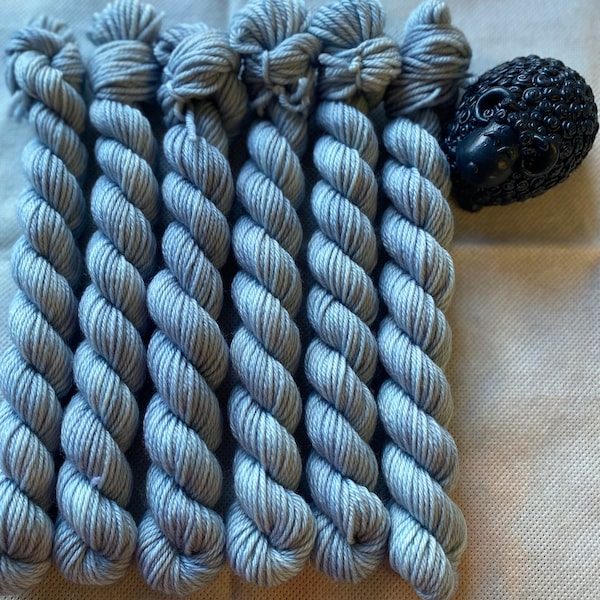 DK Polar Blue - DK/8-fädige Socke mini, 20 Gramm, 45 Meter, 85/15 extrafeine Merinowolle, Nylon, superwash