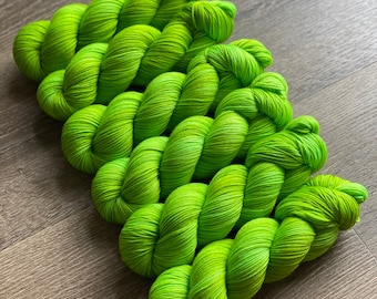 Kryptonite - 4ply deluxe sock yarn, 85/15 fine Australian merino nylon blend, 400 metres, 100 gms