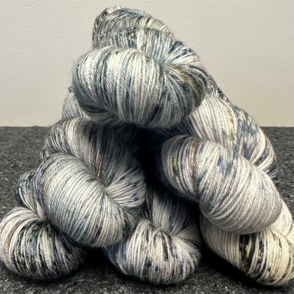 Crocodile Tears - 4ply deluxe sock yarn, Hand dyed 85/15 Fine Merino Nylon 400 metres, superwash