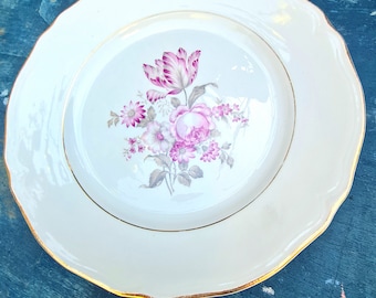 Set Of 12 Extremely Pretty Antique French Vintage Pink Floral Plates With Gilt Trim