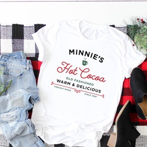 Camisa navideña de Disney, camiseta unisex de cacao caliente de Minnie, camisa navideña de la familia Disney a juego, camisas de fiesta de Mickey's Very Merry Christmas