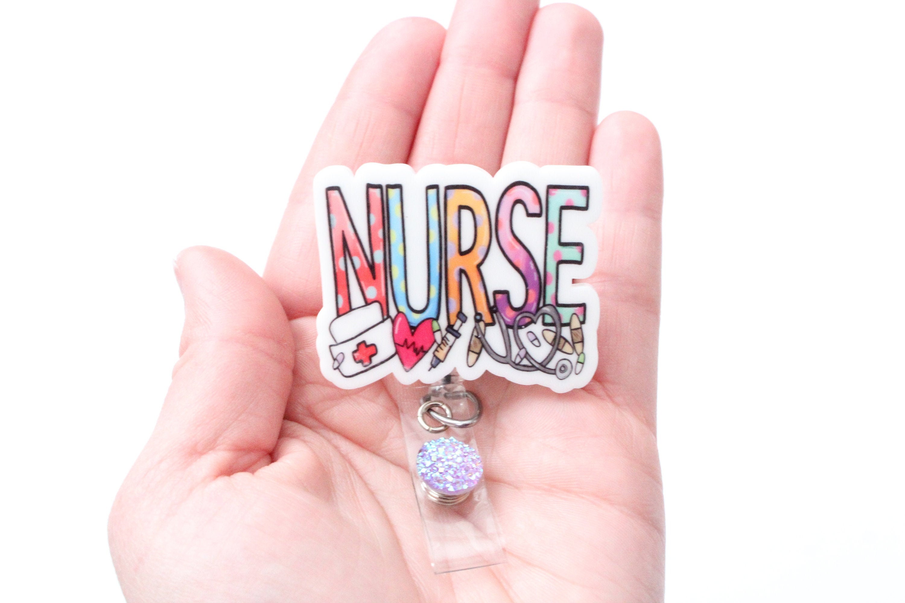 RN Badge Reel Chiedi informazioni su AMA Forme Retrattile Alligatore Clip 1.7 Pollici Badge Scroll Nome Decorazione Clip Medica Infermiera RN ID Decorare Badge Holder