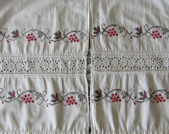 Vintage towel Floral tapestry Ethnic folk art Embroidered towel USSR 1970s Home decor Traditional handmade needlework