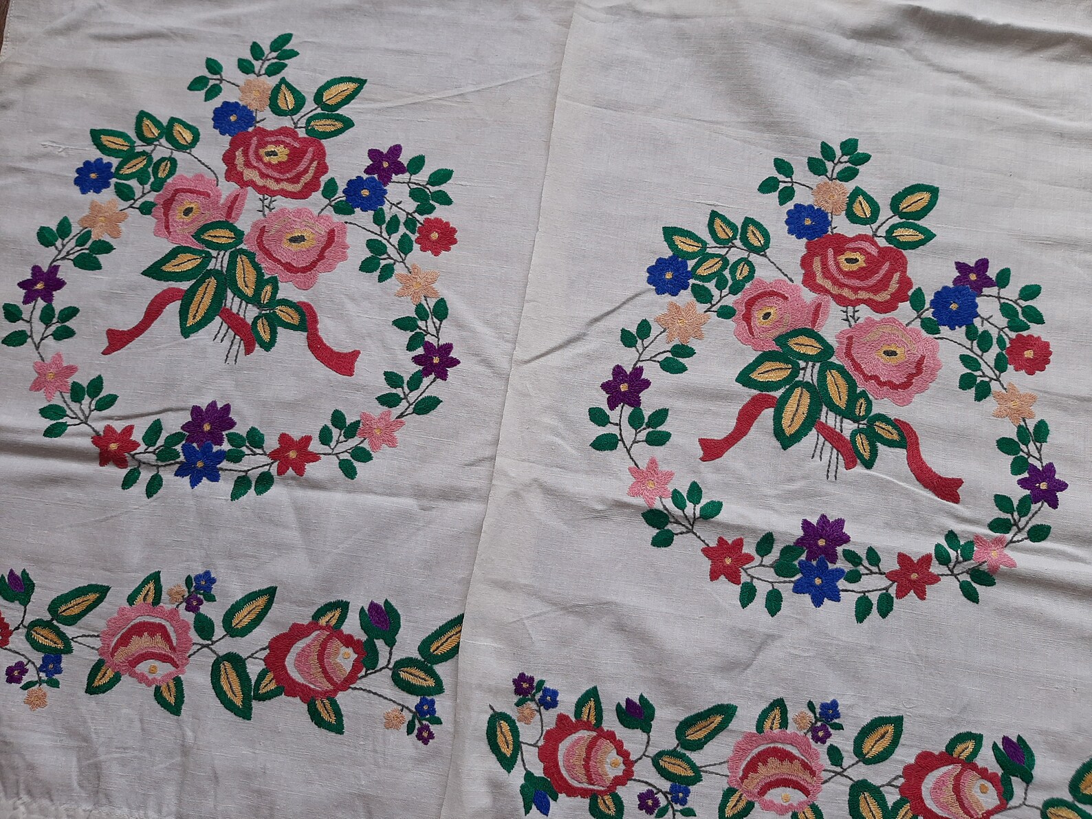 bestickte tischl�ufer