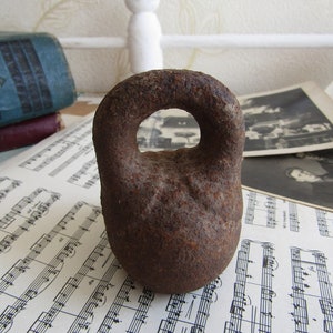 Vintage Cast Iron Weights - Small Rusty Pound Weight - Antique Ukrainian Weight - Metal Paperweight -  Vintage rustic bookends