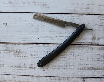 Vintage Straight Razor: Silberstahl engraving on the blade