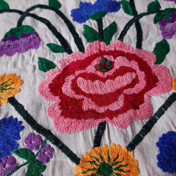 Floral ornament on embroidery wedding towel or rushnyk - Vintage Ukrainian Embroidery - table runner - kitchen decor