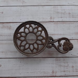 Antique Ukrainian metal stand for hot - Vintage cast iron stand under the hot - Round hot plate target