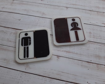 Ensemble de 2 plaques de porte de toilettes et de salle de bain vintage rares pour hommes et femmes - Panneaux en plastique soviétiques - Plaques de porte de WC - Décoration de WC rétro - Garçon qui pisse