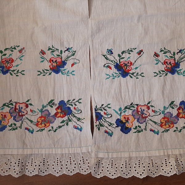 Ukrainian hand embroidery cotton table runner - Rustic Traditional folk ethnic textile rushnyk - Vintage Embroidered towel