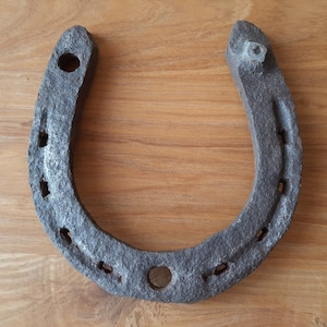 Vintage Ukrainian horseshoe - Rusted iron horse shoe - Lucky magic talisman amulet - Farmhouse cottage - Wedding decor - Good luck door