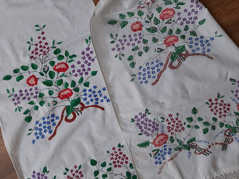 Rustic folk ethnic textile rushnyk Ukrainian embroidery cotton table runner Vintage embroidered towel
