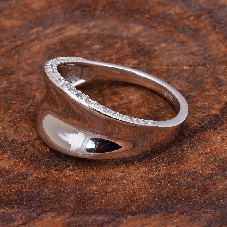 A quality cubic zirconia silver plain ring sterling silver handmade wedding ring DSS596R